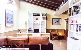 Corral De La O Triana Apartment By Valcambre